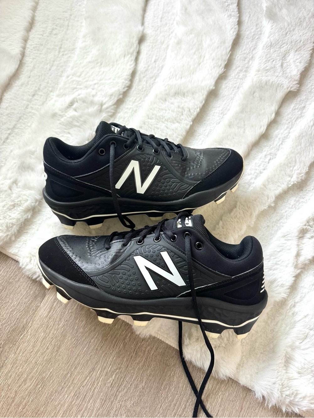 New Balance Men's Black Fresh Foam Velo v2 Baseball Cleats